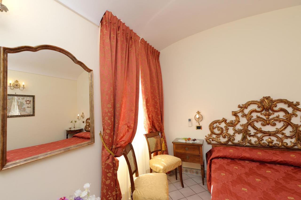 Amalfi Old Square Room & Apartments Exteriér fotografie