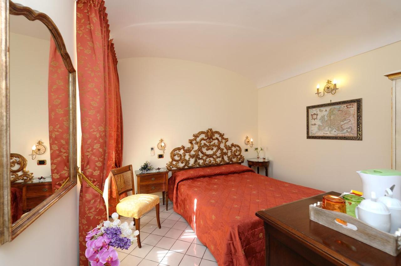 Amalfi Old Square Room & Apartments Exteriér fotografie