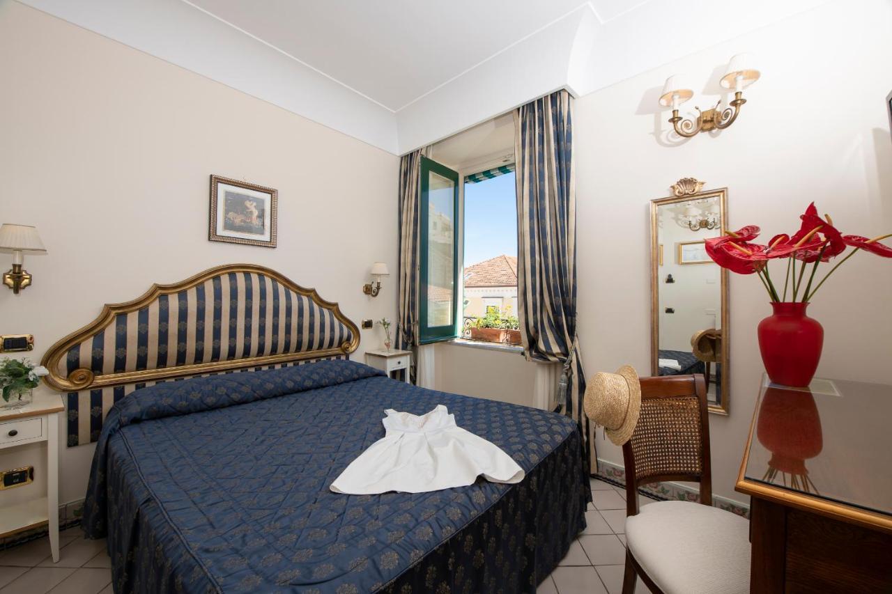 Amalfi Old Square Room & Apartments Exteriér fotografie