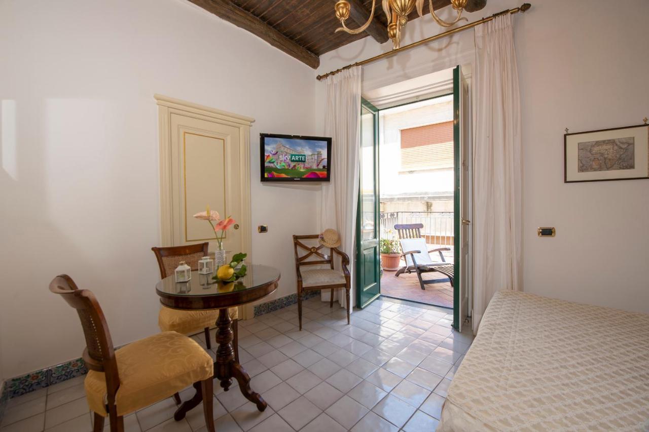 Amalfi Old Square Room & Apartments Exteriér fotografie